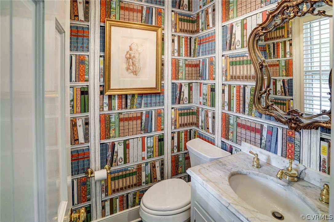 115 South Wilton Road Richmond, VA 23226 - Photo 14 of 33 a bathroom with a sink toilet and shower