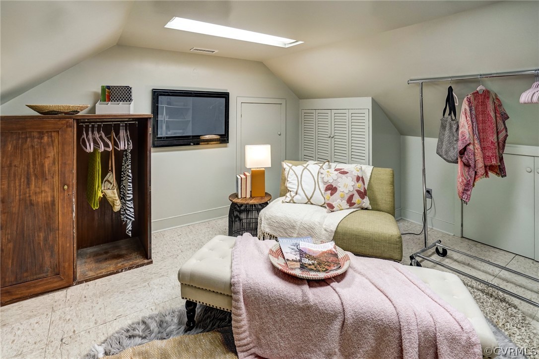 115 South Wilton Road Richmond, VA 23226 - Photo 31 of 33 a bedroom with furniture and a bathtub