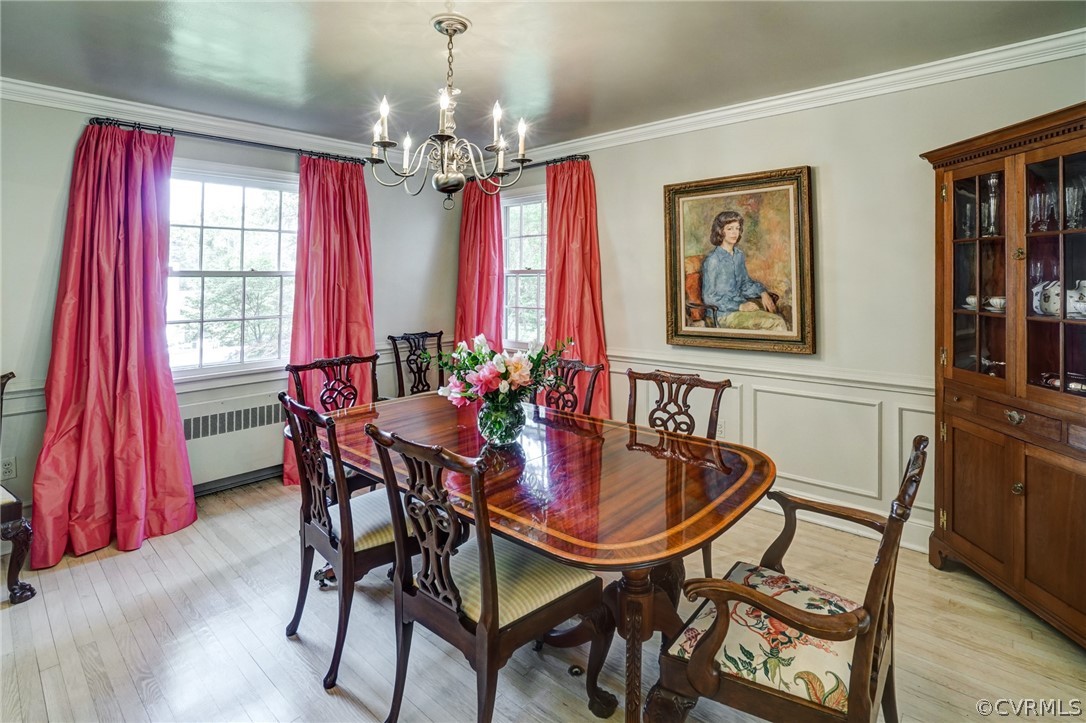 115 South Wilton Road Richmond, VA 23226 - Photo 10 of 33 a view of a dining room with furniture and chandelier