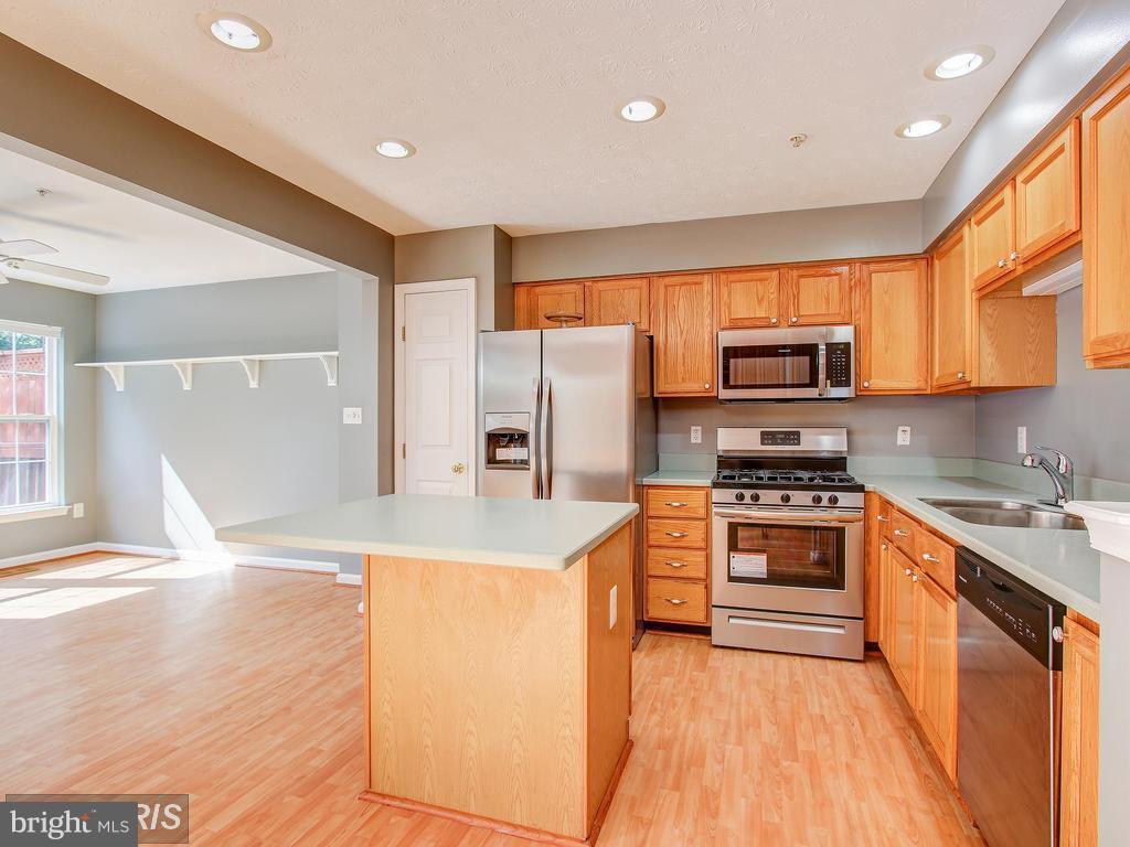 2648 Summers Ridge Drive Odenton, MD 21113 - Photo 4 of 27 Kitchen