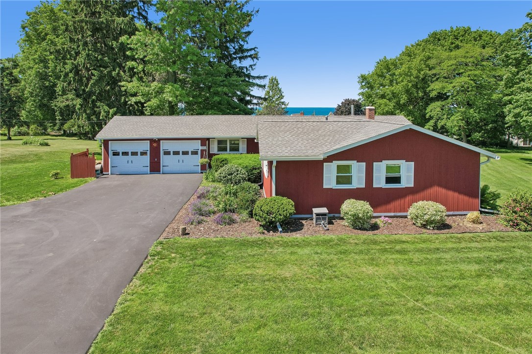 536 Lake Road Webster, NY 14580 - Photo 2 of 45