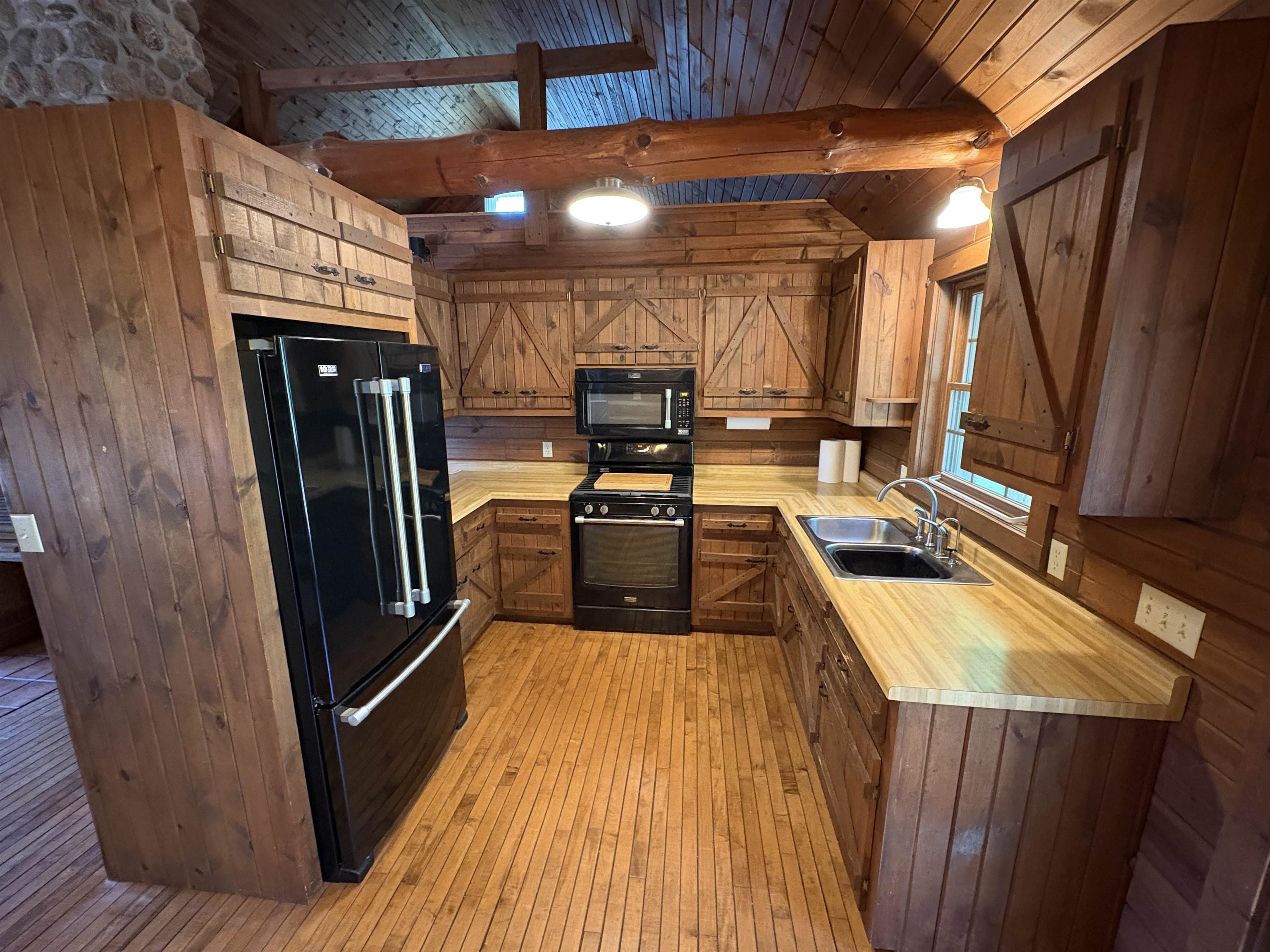 5423 County Road P Gillett, WI 54124 - Photo 17 of 58