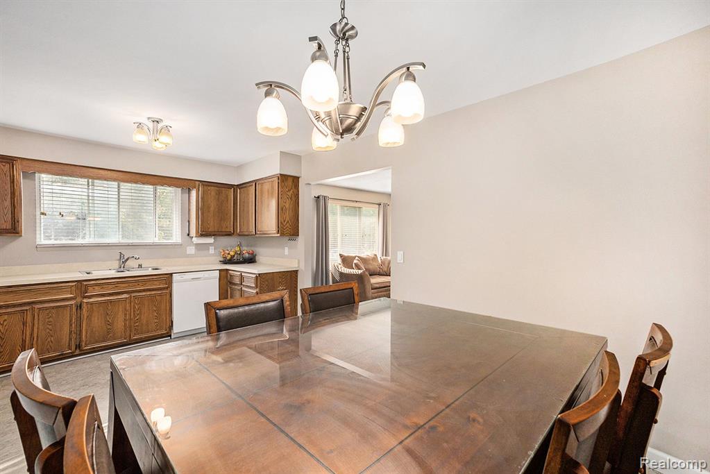 3835 Alida Avenue Rochester Hills, MI 48309 - Photo 11 of 26