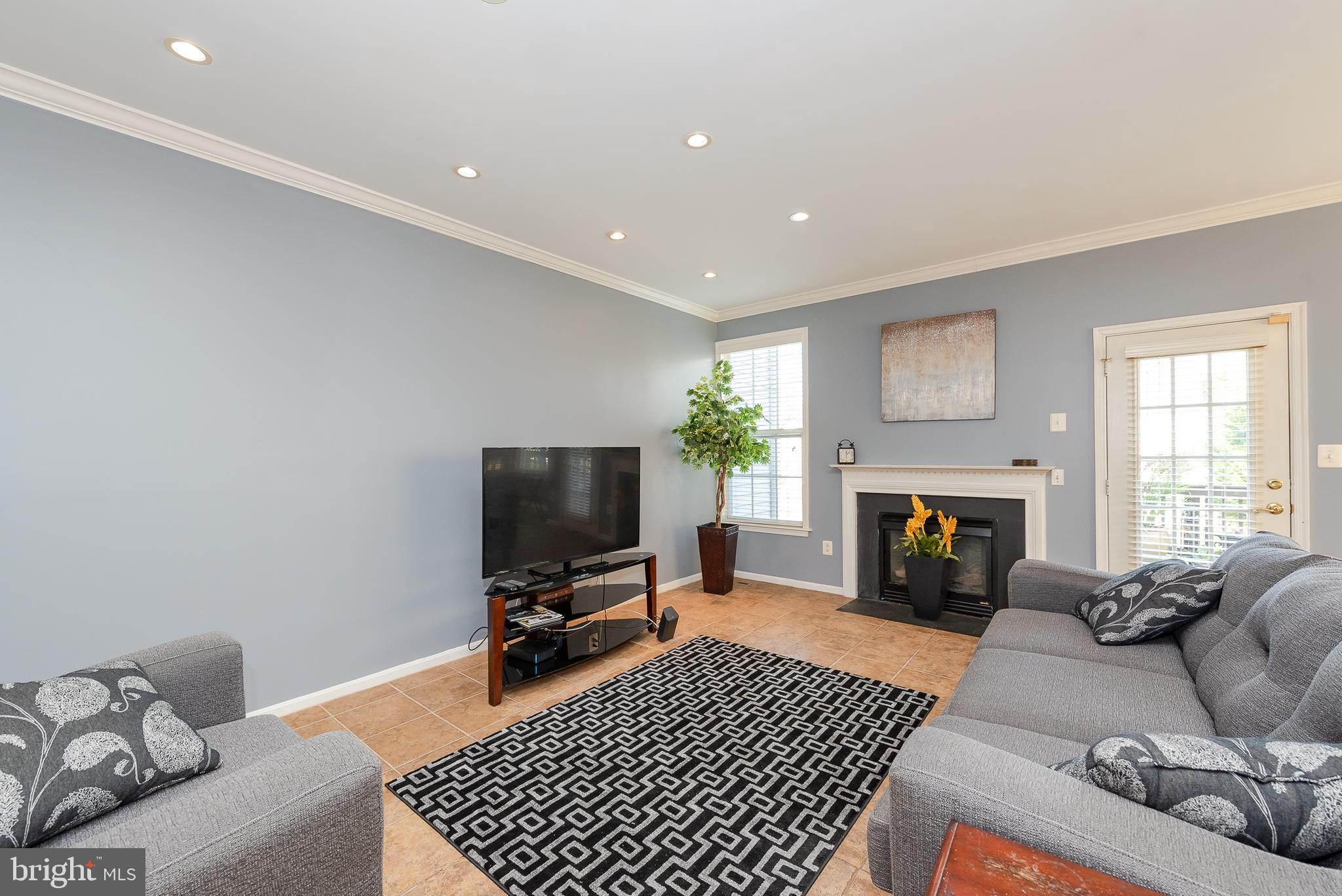 8670 Winands Road Randallstown, MD 21133 - Photo 14 of 44 Family Room
