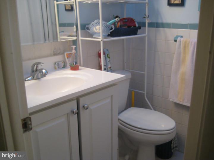 3216 Rhett Road Philadelphia, PA 19154 - Photo 8 of 24 Bathroom