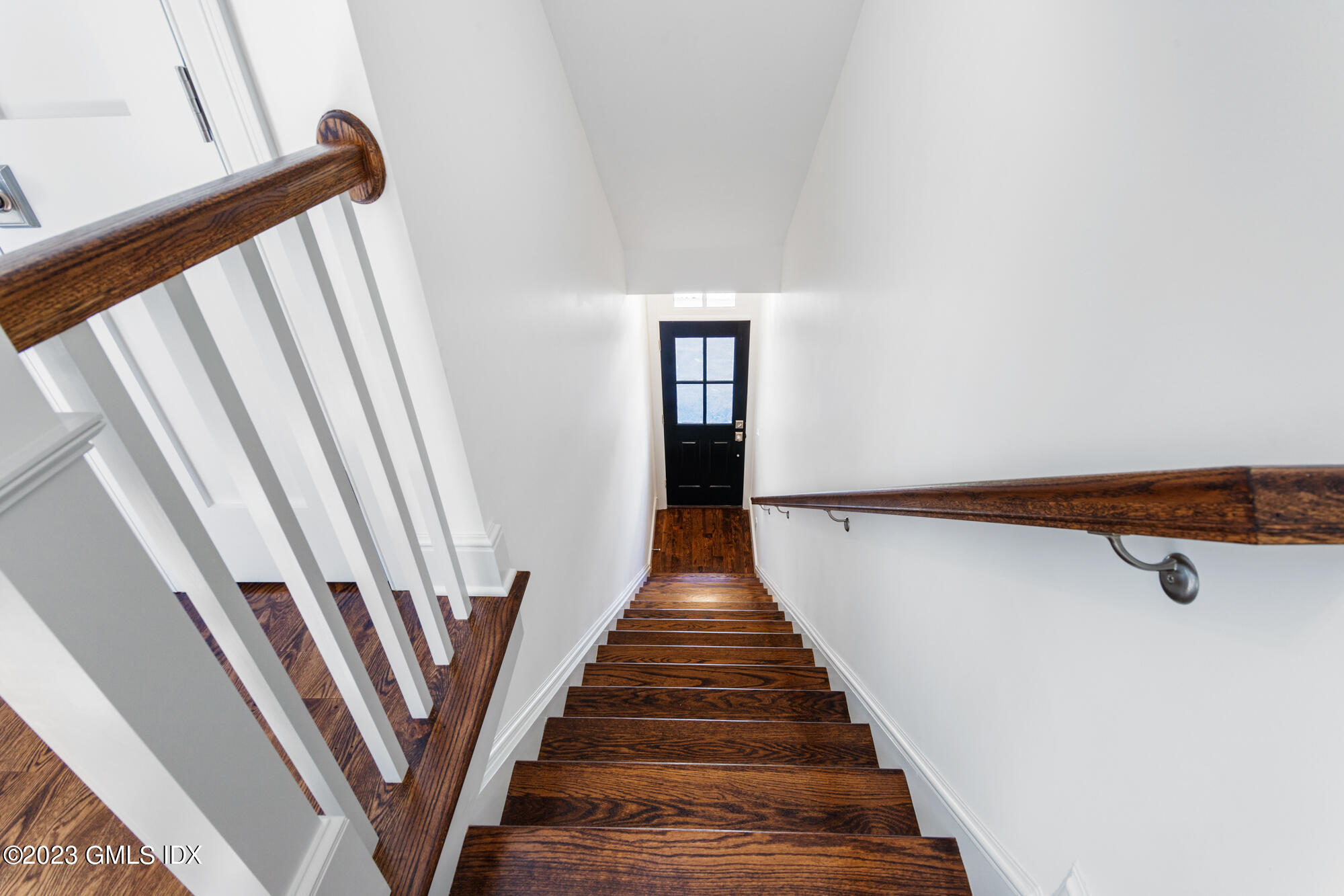 75 Strickland Road, Unit F Cos Cob, CT 06807 - Photo 11 of 25 IMG_2529