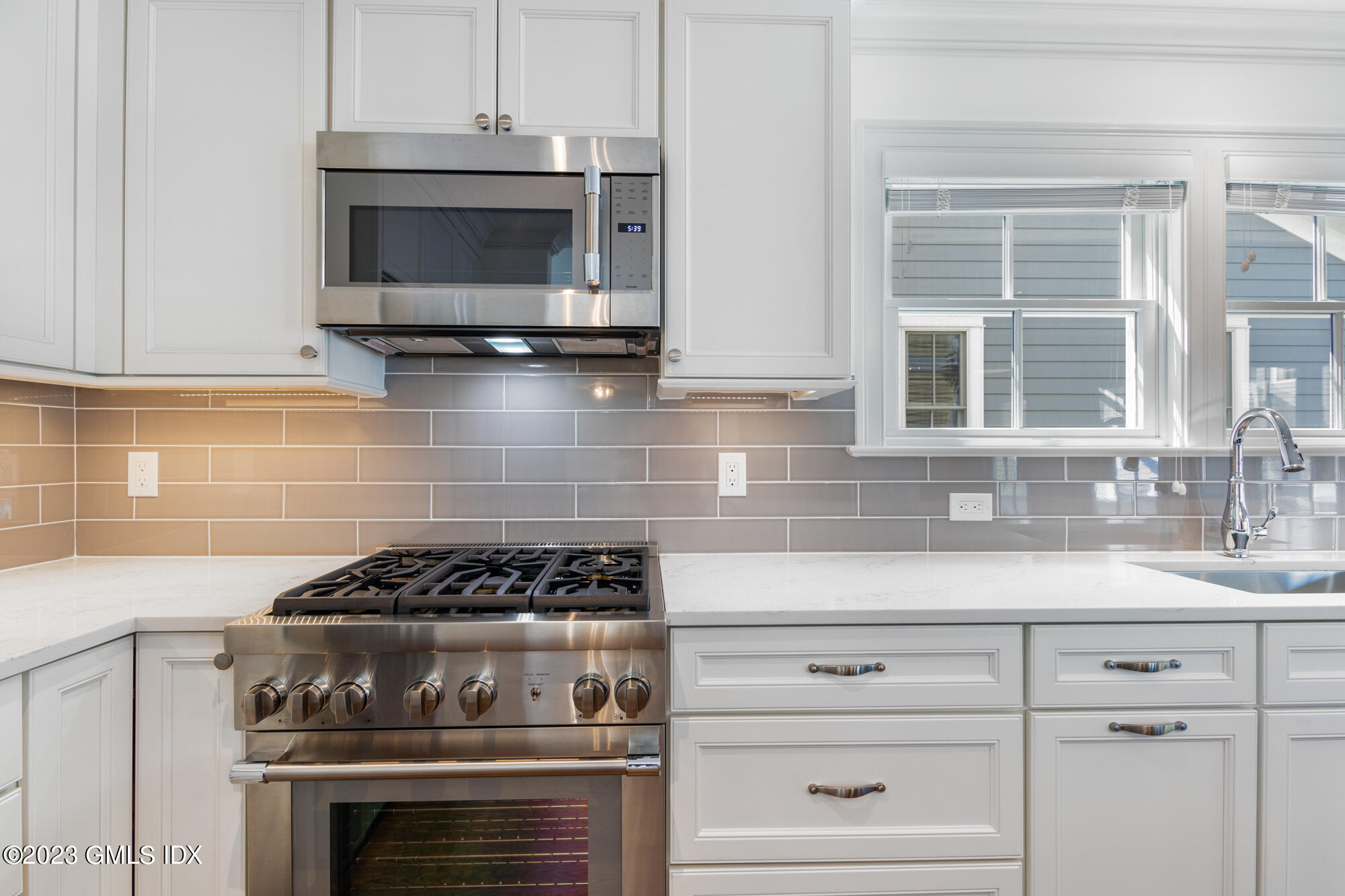 75 Strickland Road, Unit F Cos Cob, CT 06807 - Photo 7 of 25 IMG_2559