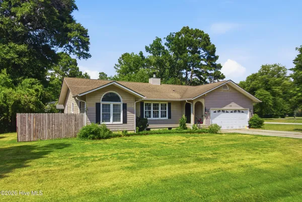 $300,000 | 804 Plantation Drive, New Bern, NC 28562