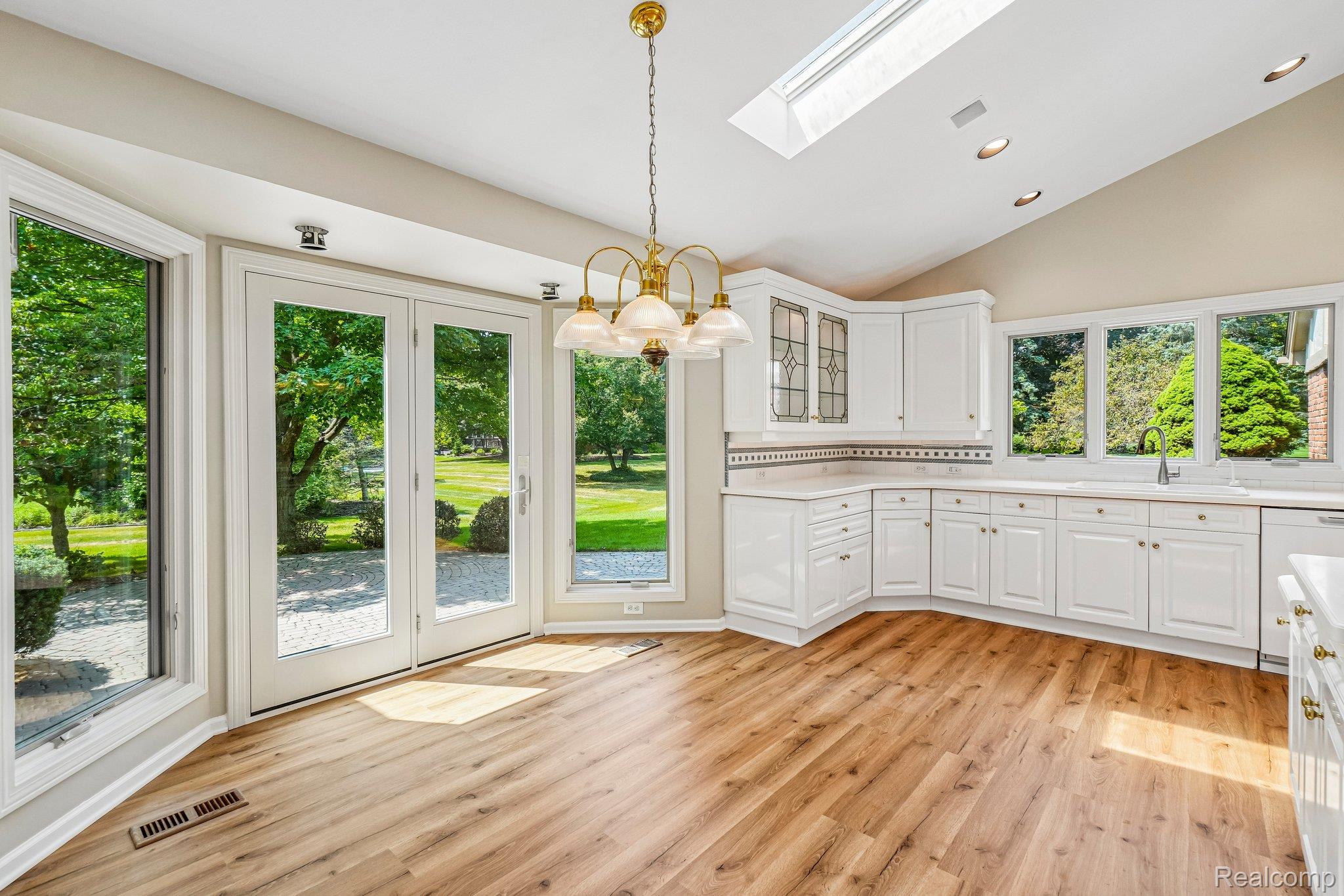 4523 Rivers Edge Drive Troy, MI 48098 - Photo 9 of 69 6-web-or-mls-- 4523 Rivers Edge Dr-S0808-006.jpg