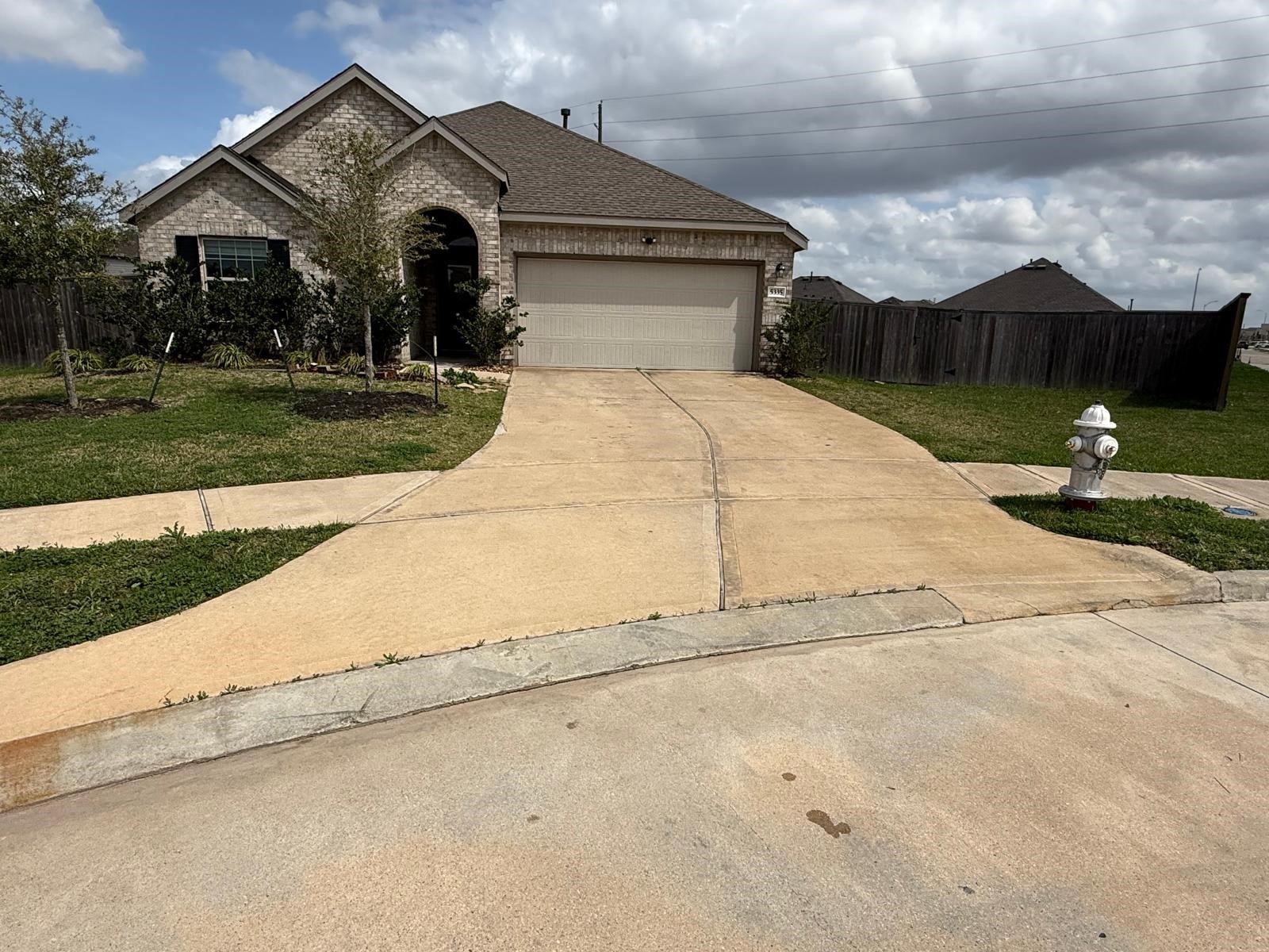 5335 Winding Strm Drive Rosenberg, TX 77469 - Photo 2 of 26 a front view of house with yard
