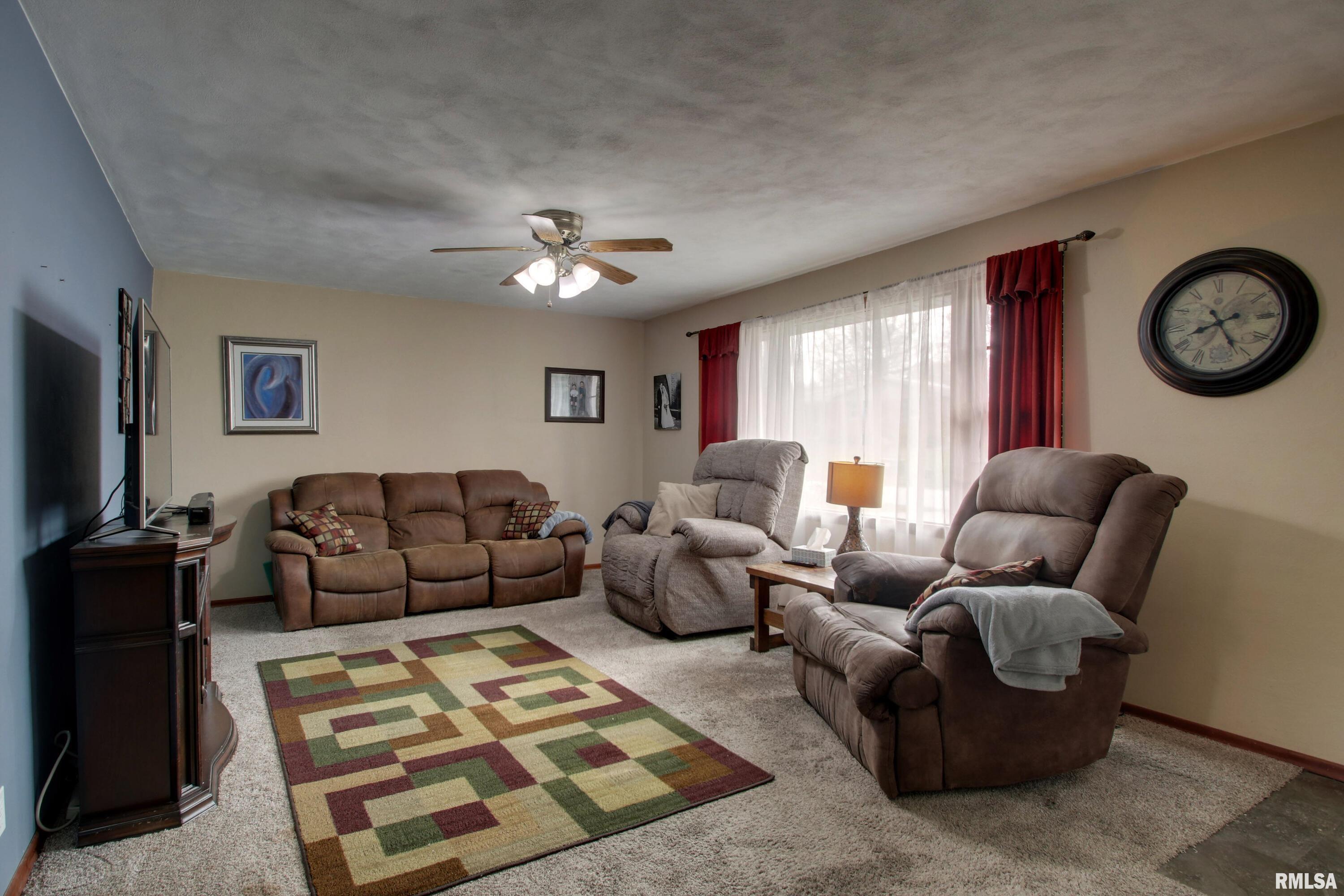 1530 Curtis Creek Road Quincy, IL 62301 - Photo 4 of 22 Gallery Image 4