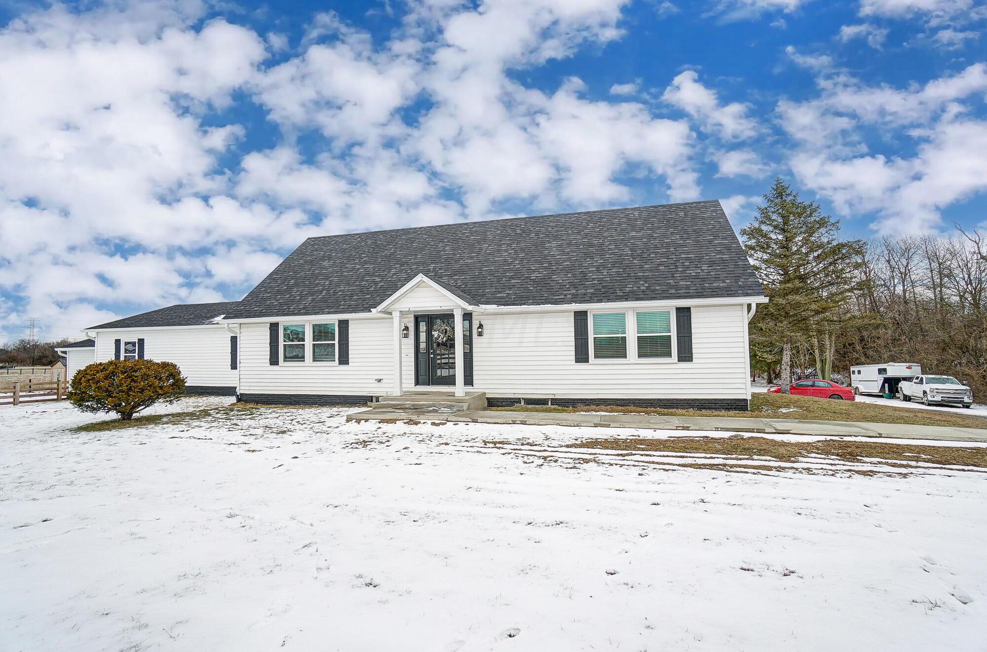 1298 Alton Road Galloway, OH 43119 - Photo 8 of 78 008