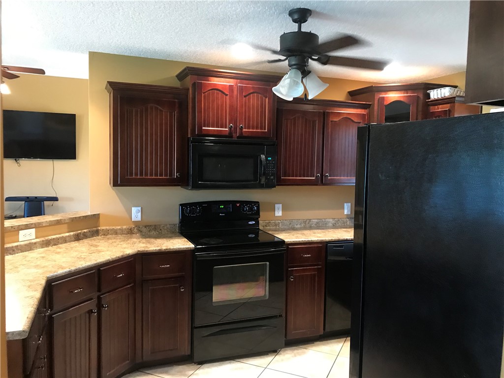 128 Avondale Road Brunswick, GA 31523 - Photo 4 of 12 KITCHEN