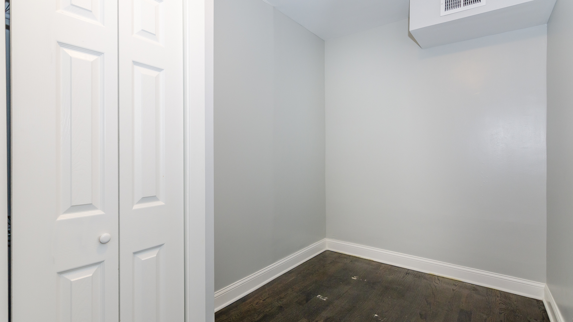 2049 West Coulter Street, Unit 1R Chicago, IL 60608 - Photo 6 of 10 a view of small space