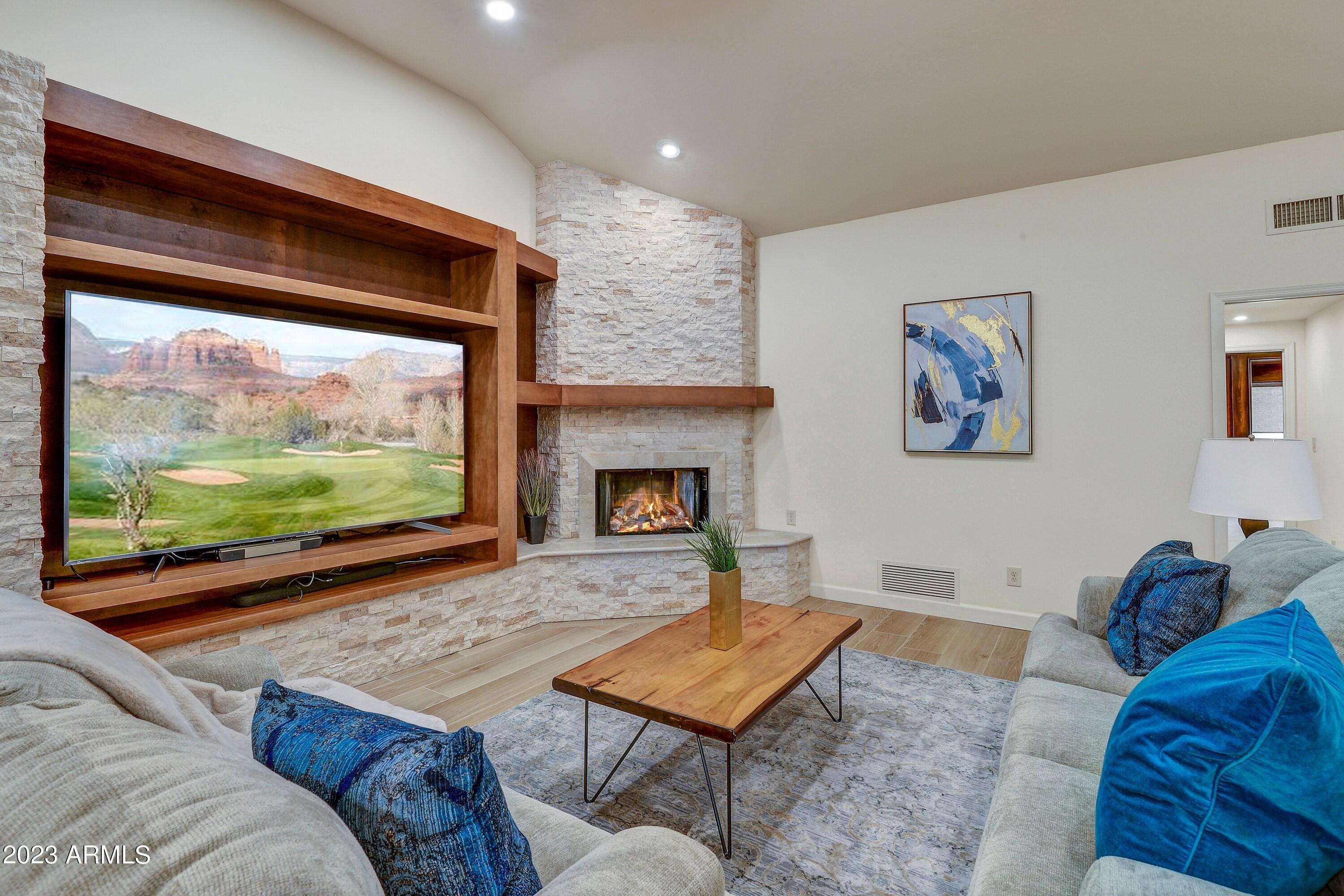4436 East Camelback Road, Unit 36 Phoenix, AZ 85018 - Photo 5 of 34 006_Family Room Area