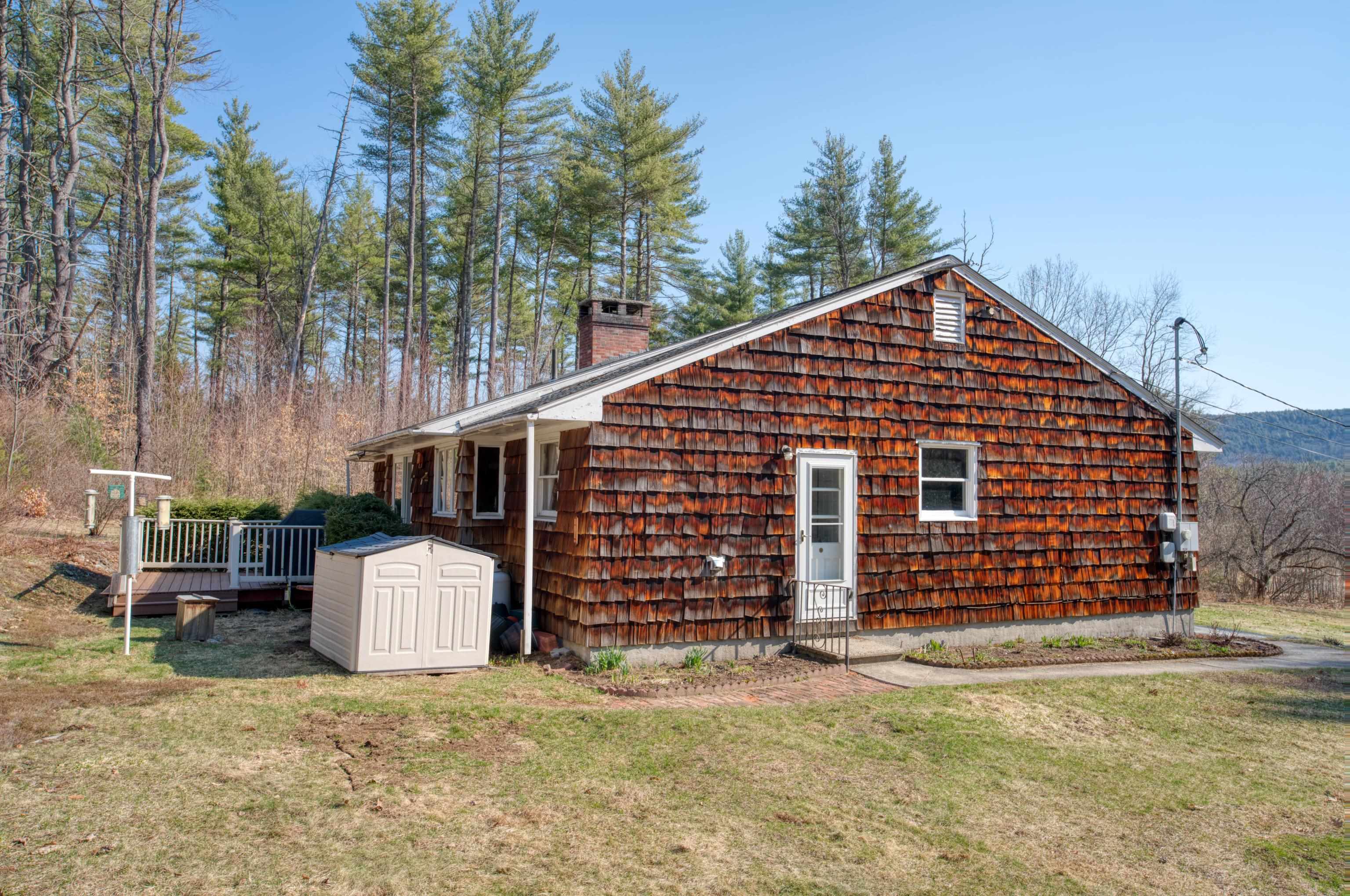 262 Concord Street Antrim, NH 03440 - Photo 3 of 33