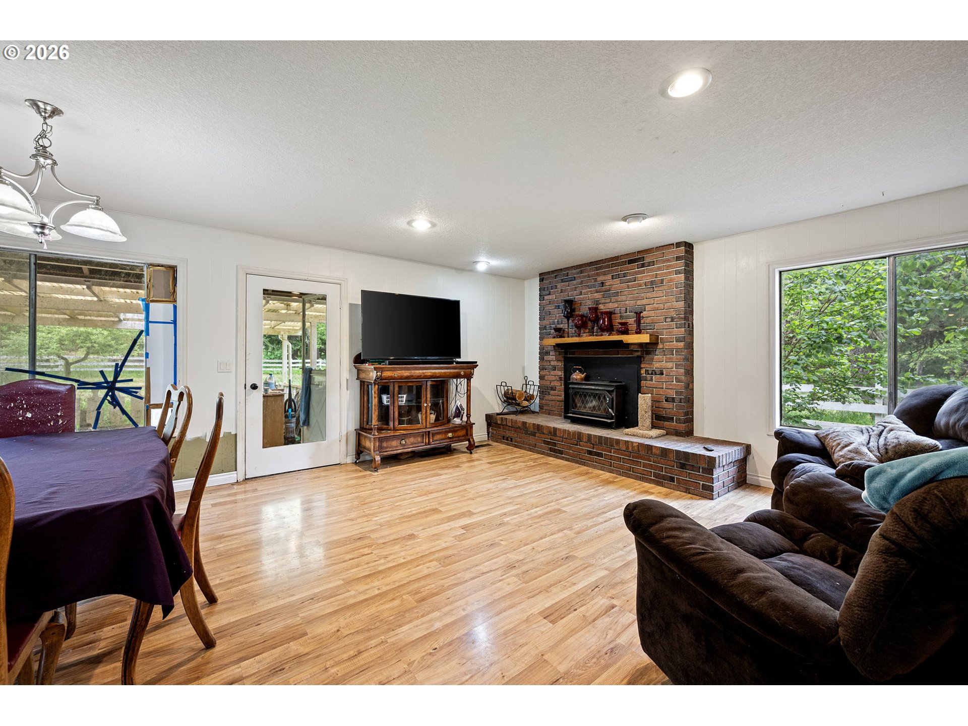 32313 Green Acres Loop Cottage Grove, OR 97424 - Photo 12 of 37 Family Room