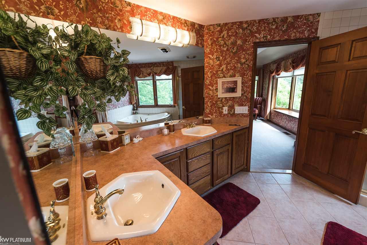 4131 North River Road Fort Gratiot, MI 48059 - Photo 19 of 56 31354329-18.JPG