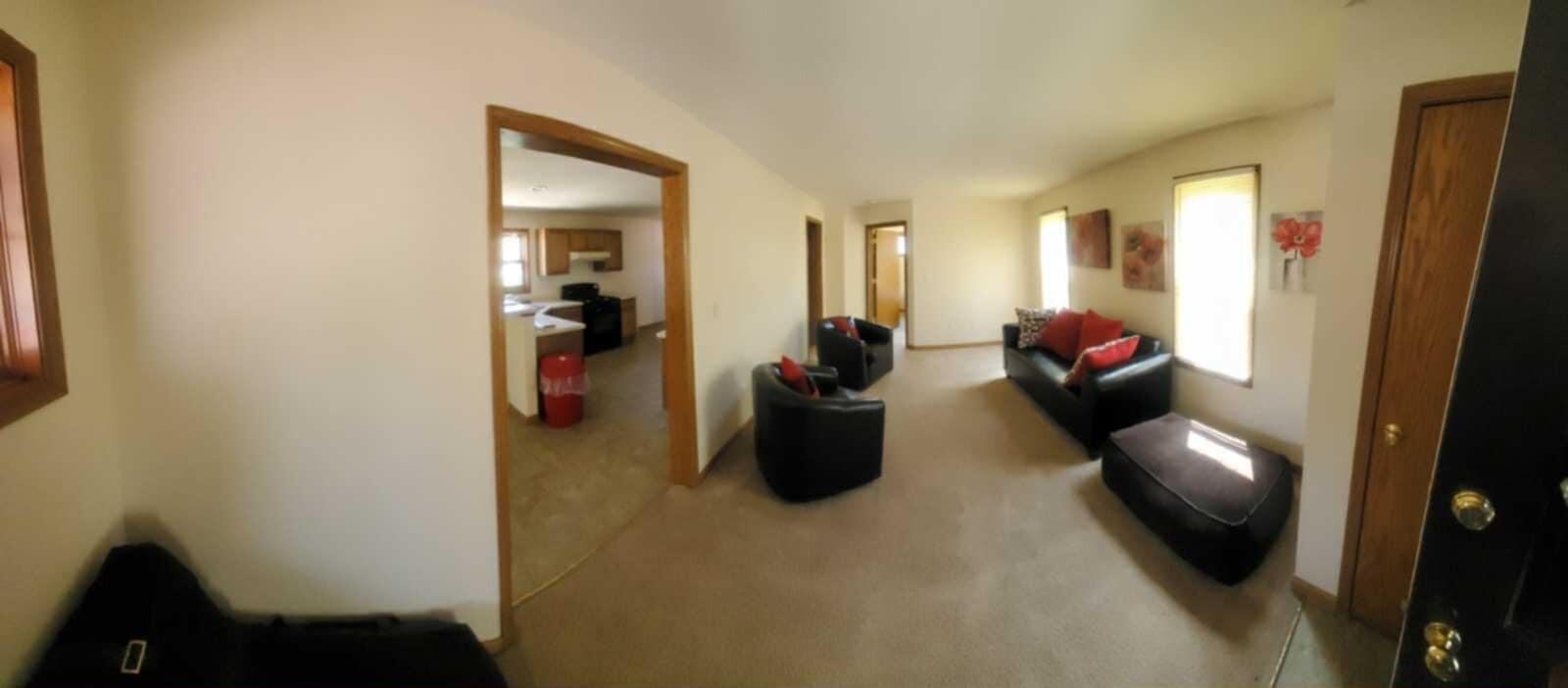 2140 North 27th Street Milwaukee, WI 53208 - Photo 4 of 19 56af9406-28d1-4274-9d12-939ccacc4c37