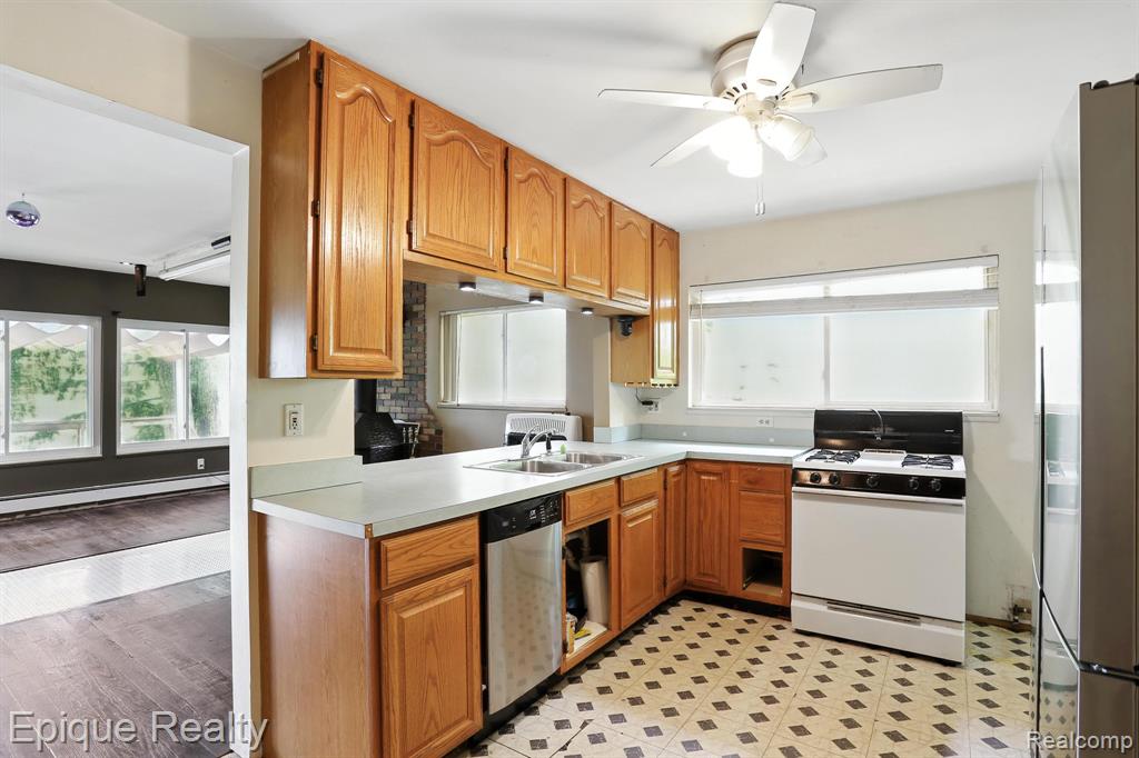 481 Heights Road Lake Orion, MI 48362 - Photo 25 of 33