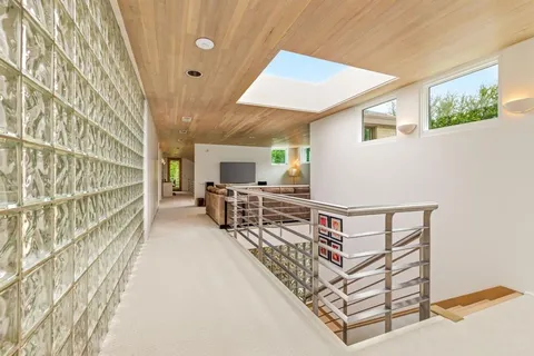 $1,900,000 | 9 Hallshire Court, Dallas, TX 75225