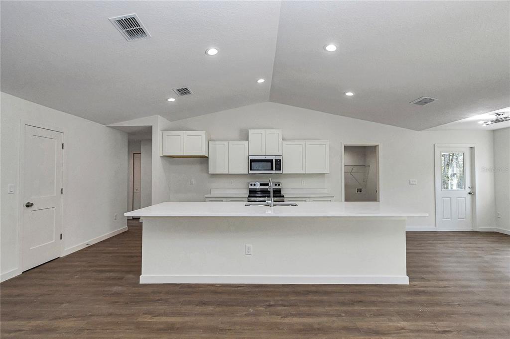 6951 Southwest 151 Loop Ocala, FL 34473 - Photo 9 of 40 Gallery Image 9