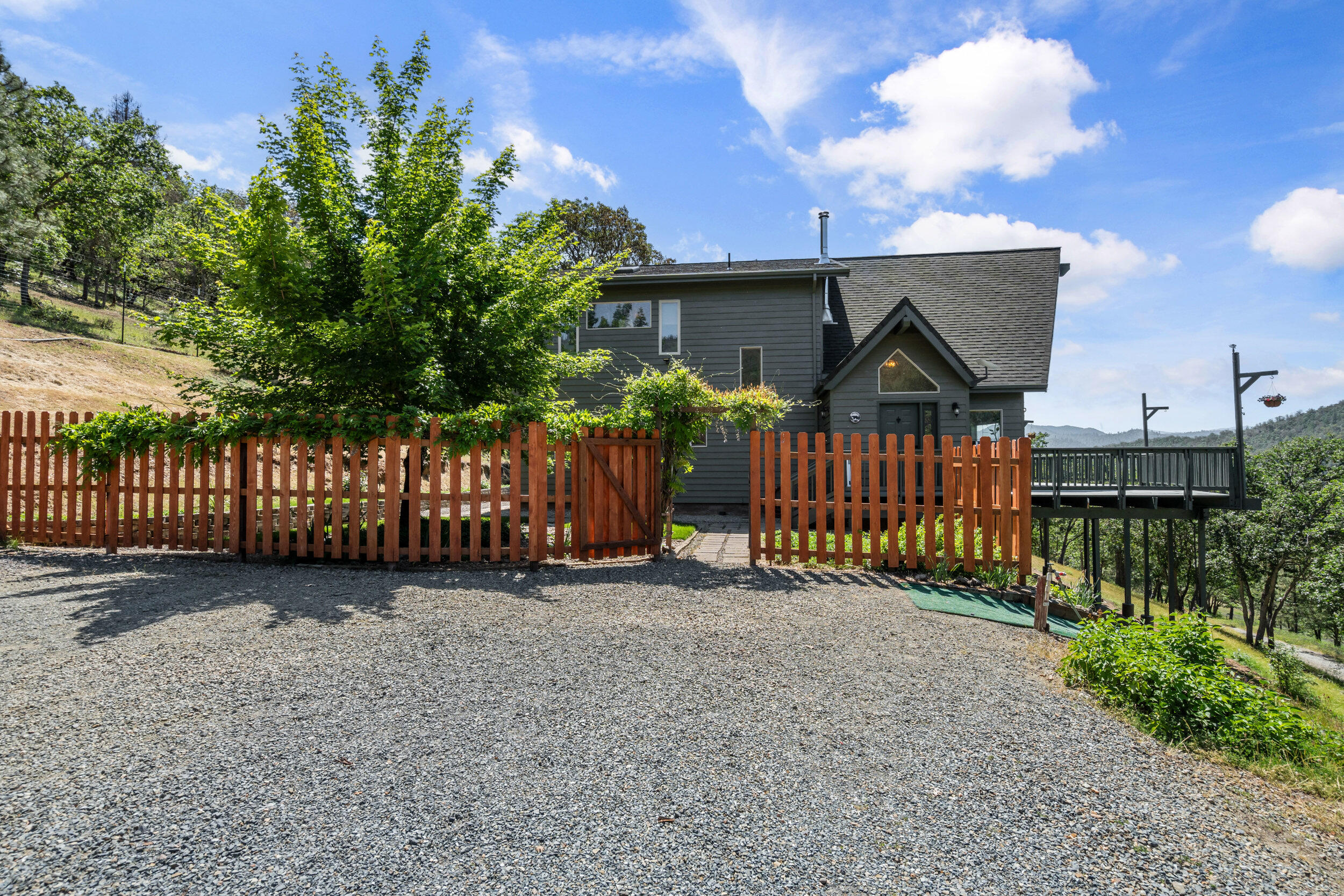 1050 Humbug Creek Road Jacksonville, OR 97530 - Photo 3 of 53