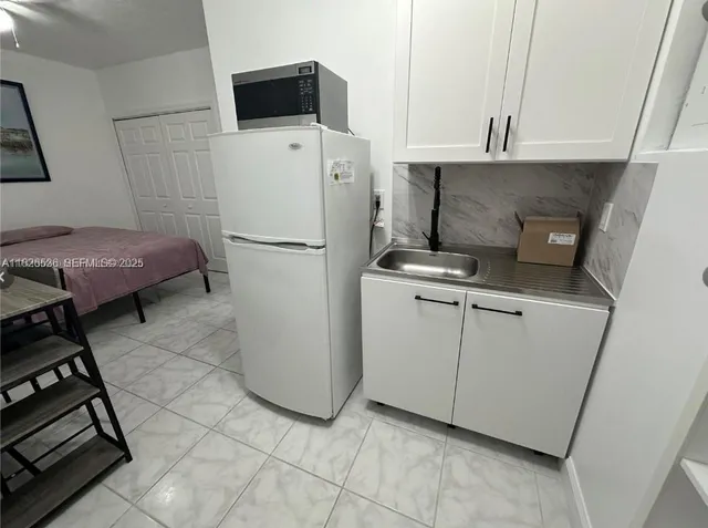 $1,200 | 8442 Southwest 103rd Avenue, Unit 8442, Miami, FL 33173