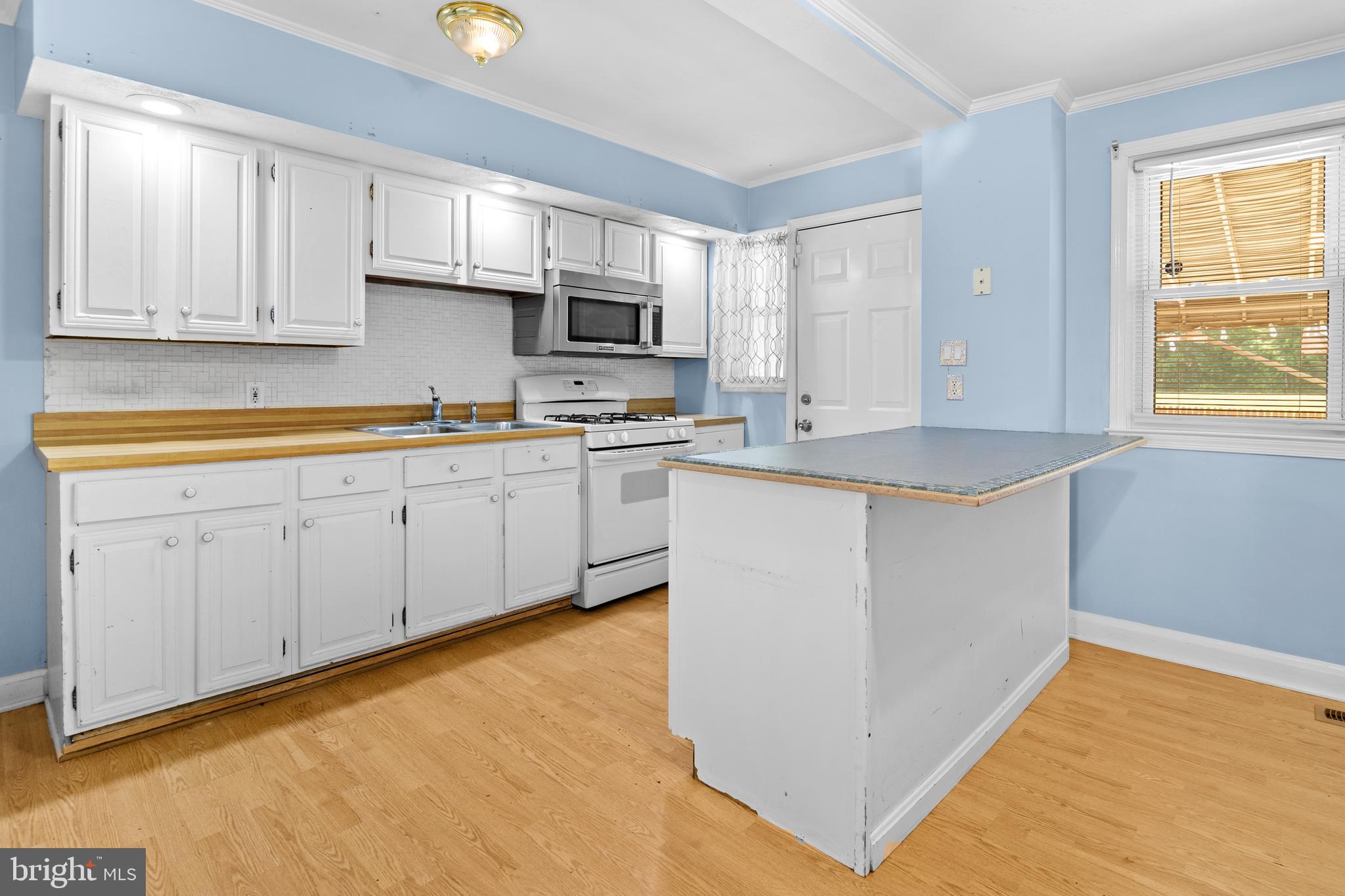 364 Leeanne Road Baltimore, MD 21221 - Photo 7 of 32