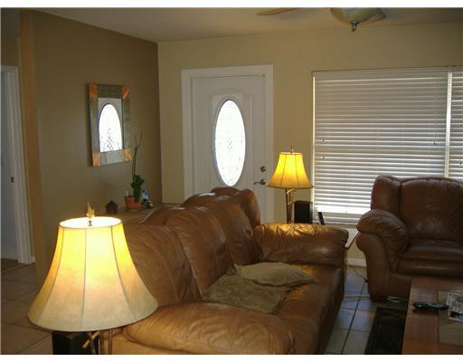 22830 Southwest 65th Way Boca Raton, FL 33428 - Photo 22 of 25 Living Room