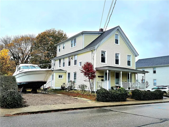 $1,300 | 13 York Avenue, Unit 3, Westerly, RI 02891