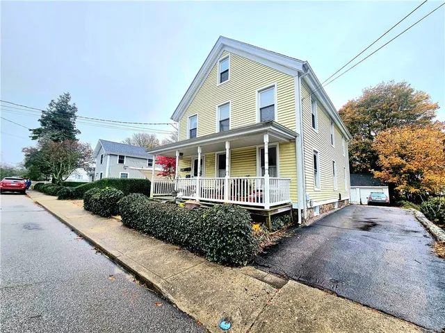 $1,300 | 13 York Avenue, Unit 3, Westerly, RI 02891