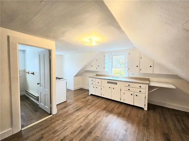 $1,300 | 13 York Avenue, Unit 3, Westerly, RI 02891