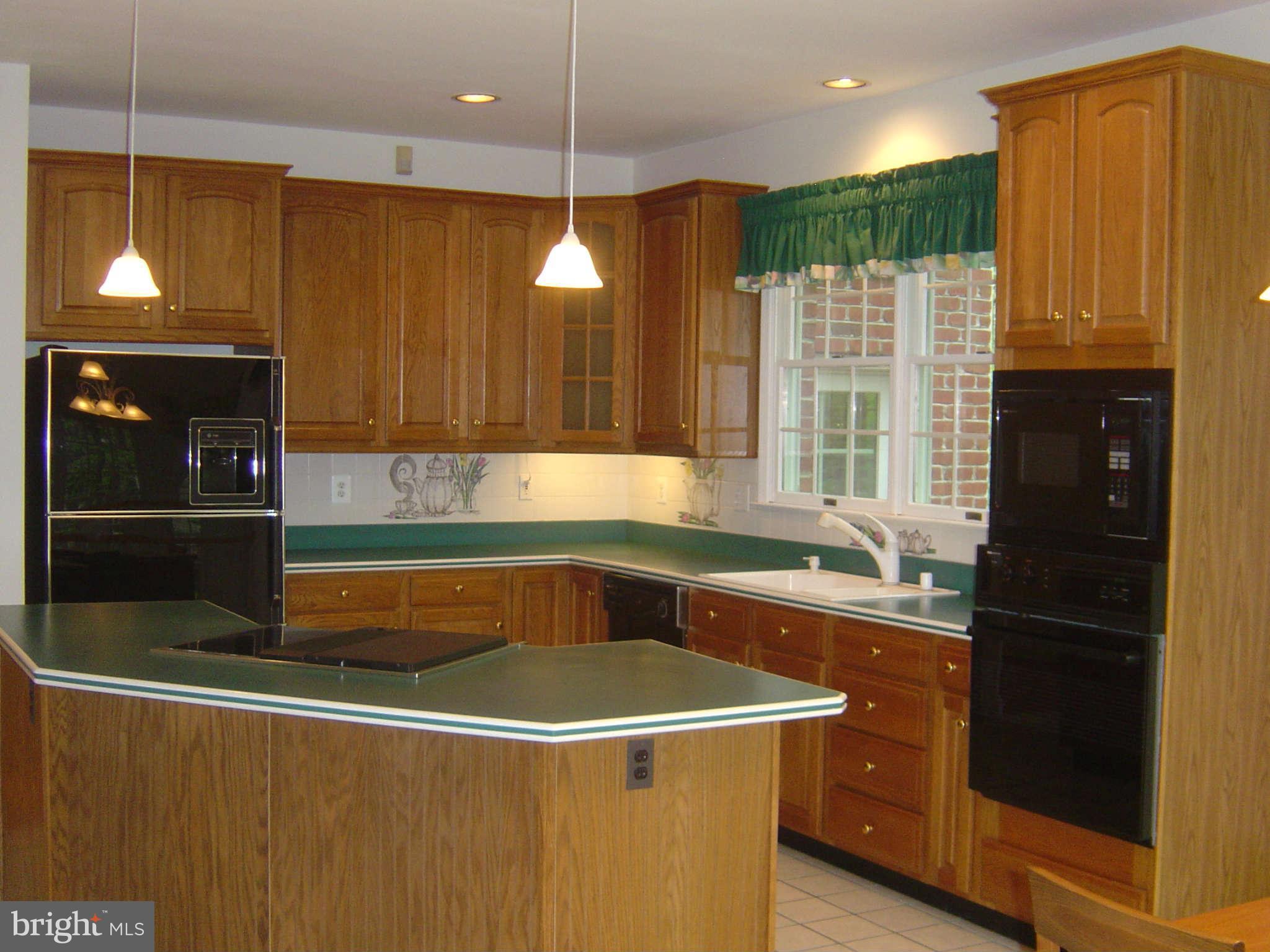 2713 Howard Grove Road Davidsonville, MD 21035 - Photo 9 of 30 Kitchen