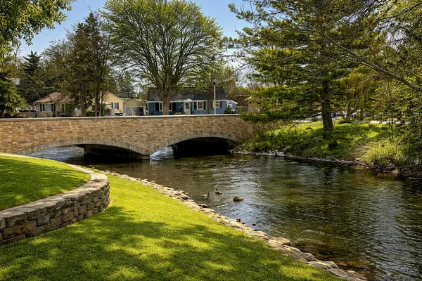 $314,900 | 300 Foxwood Drive, Unit 160, Waterford, WI 53185