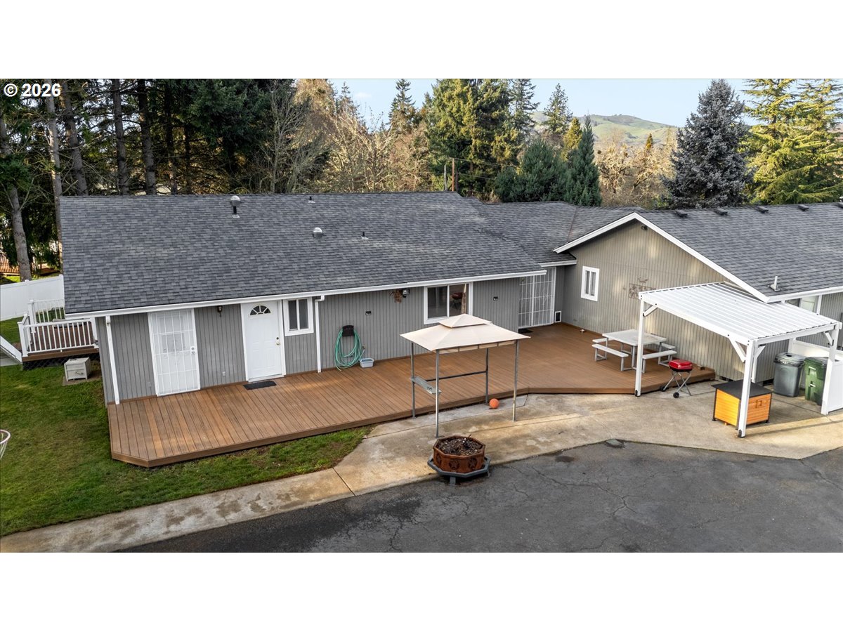369 Upper Camp Loop Road Roseburg, OR 97470 - Photo 3 of 35