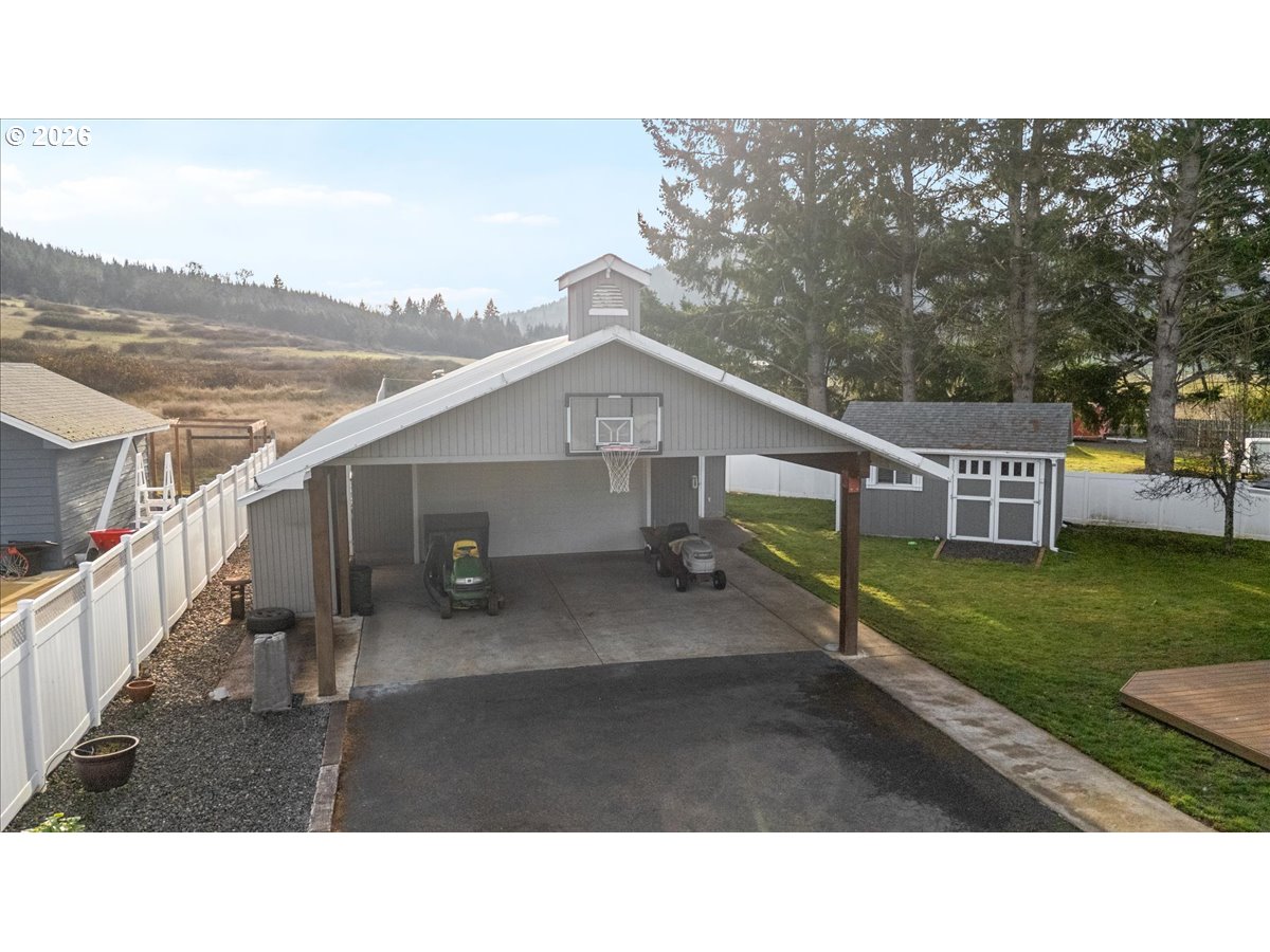 369 Upper Camp Loop Road Roseburg, OR 97470 - Photo 6 of 35