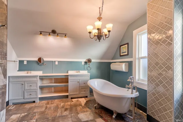 $265,500 | 529 Herndon Drive, Evansville, IN 47711