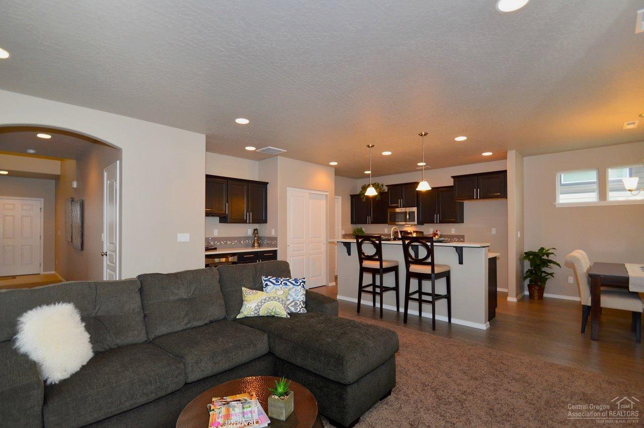 61816 Southeast Rolo Court Bend, OR 97702 - Photo 11 of 20 Home will be similar to photo/rendering