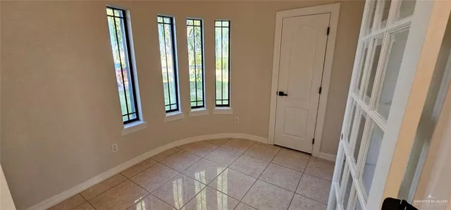 a view of entryway with a front door