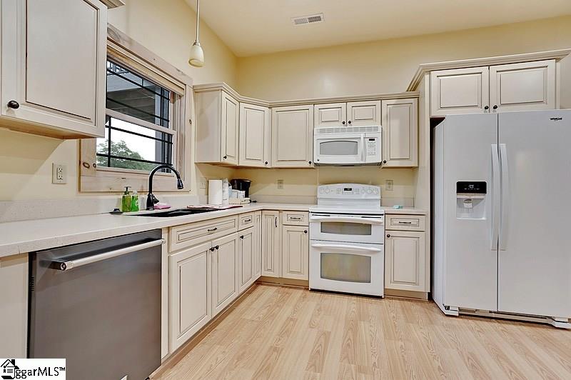 169 Berry Road Pelzer, SC 29669 - Photo 27 of 36 Gallery Image 27