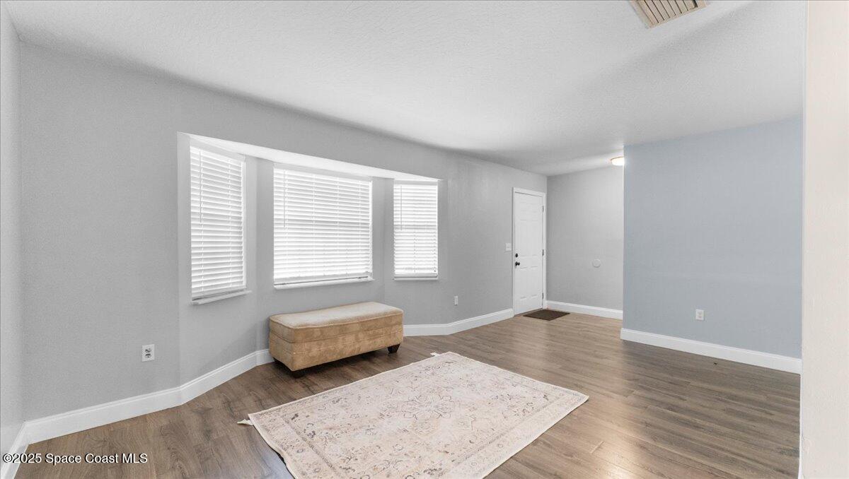529 Wicker Road Southwest Palm Bay, FL 32908 - Photo 4 of 19 04-Living Area