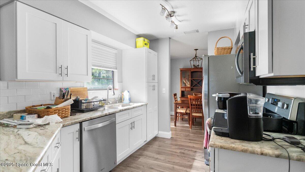 529 Wicker Road Southwest Palm Bay, FL 32908 - Photo 8 of 19 08-Kitchen