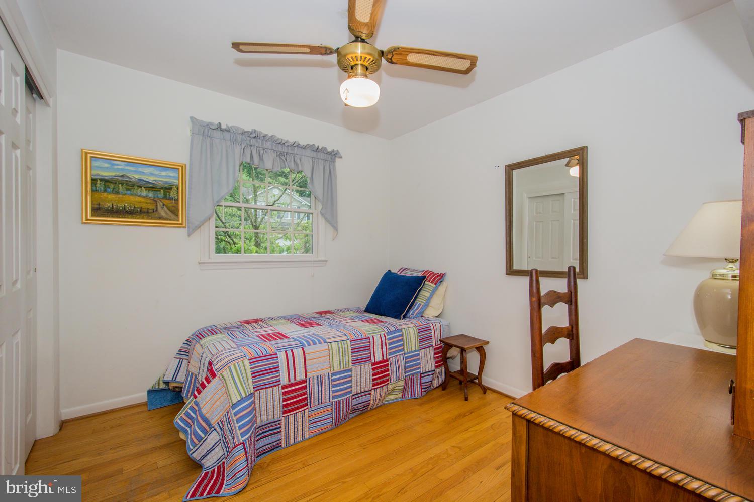 13 Sheridan Road Arnold, MD 21012 - Photo 23 of 37 3rd Bedroom