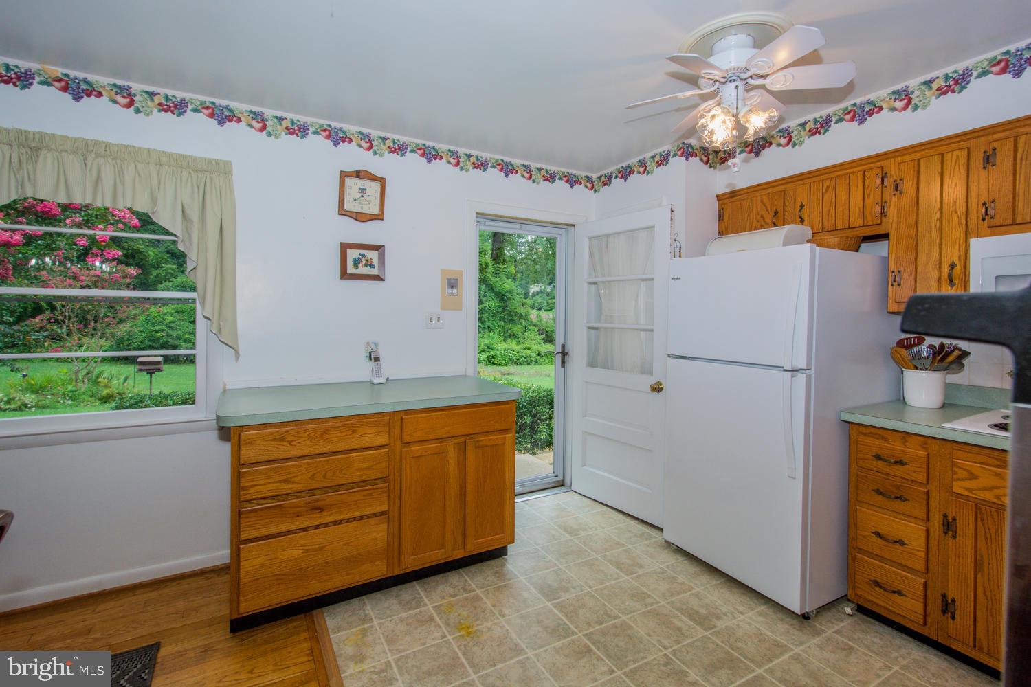 13 Sheridan Road Arnold, MD 21012 - Photo 7 of 37 Gallery Image 7