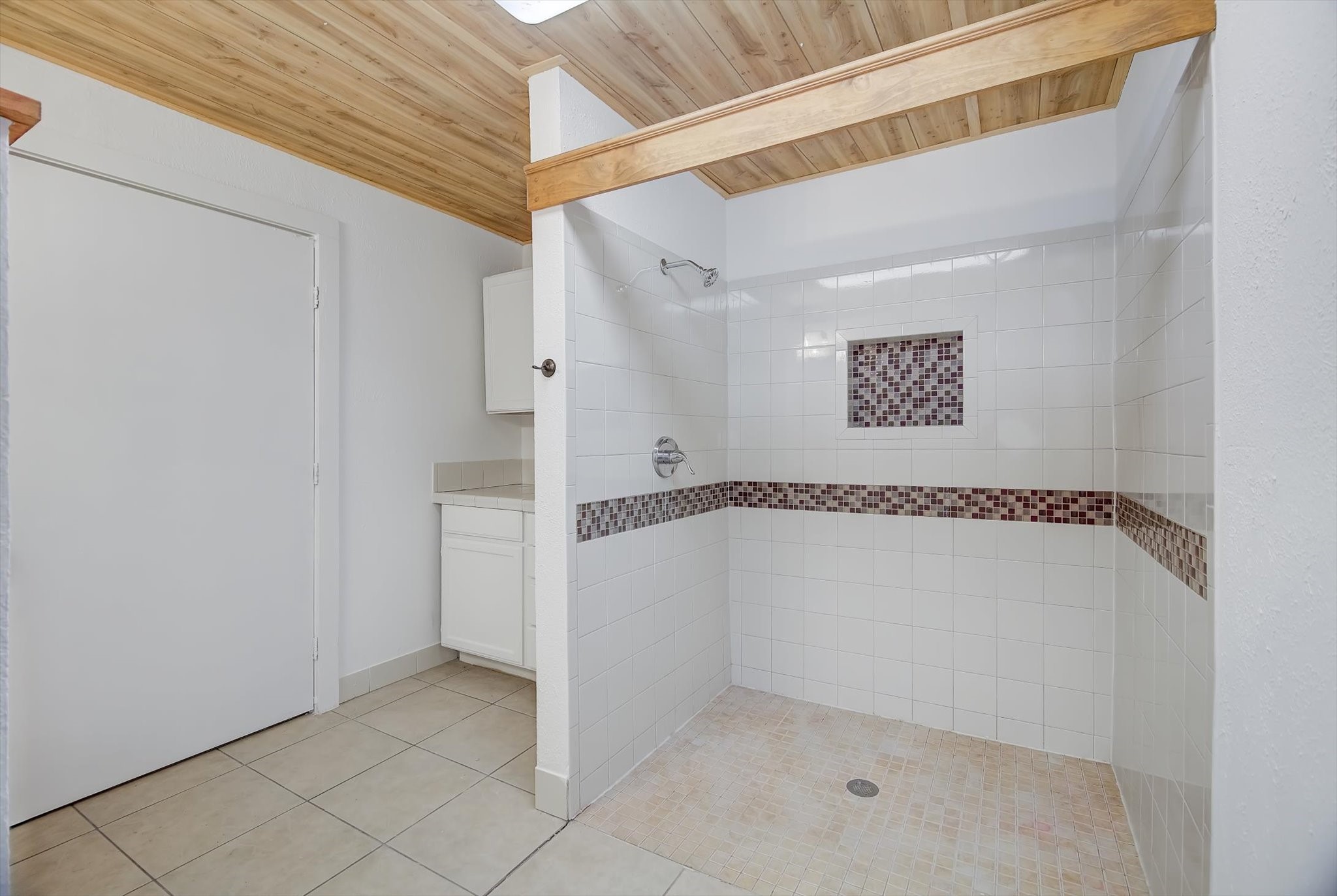 158 North 7th Street Trinity, TX 75862 - Photo 28 of 40 Secondary bath