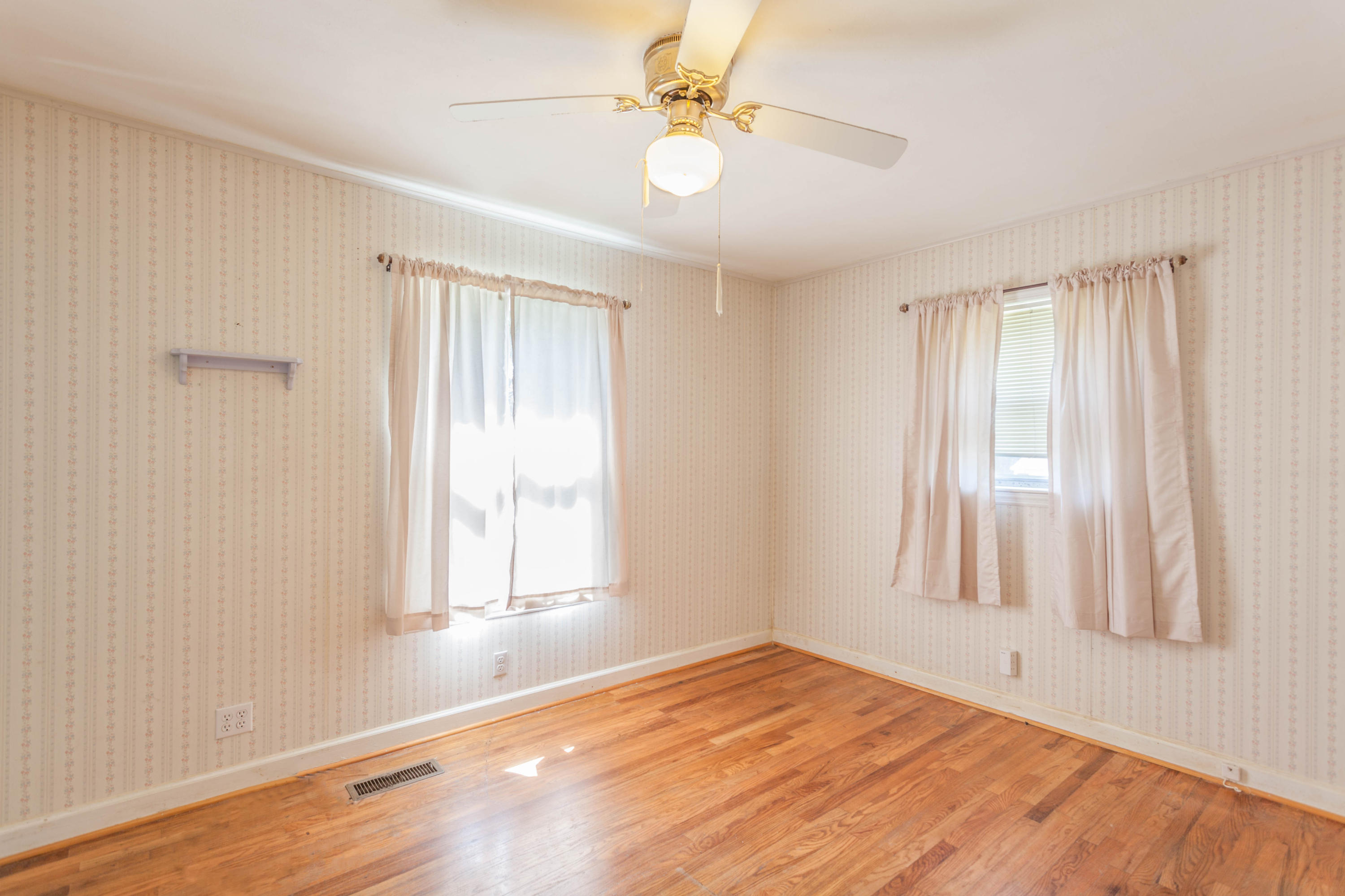 321 Proctor Road Rossville, GA 30741 - Photo 9 of 18 Master Bedroom