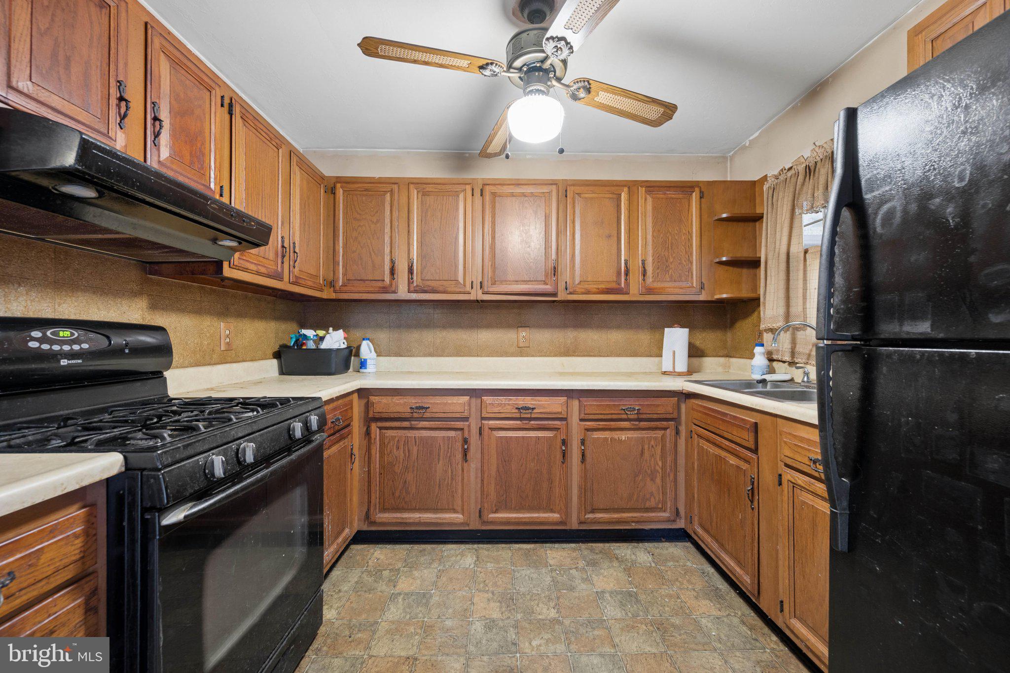4931 West Feeser Road Taneytown, MD 21787 - Photo 19 of 65 Kitchen