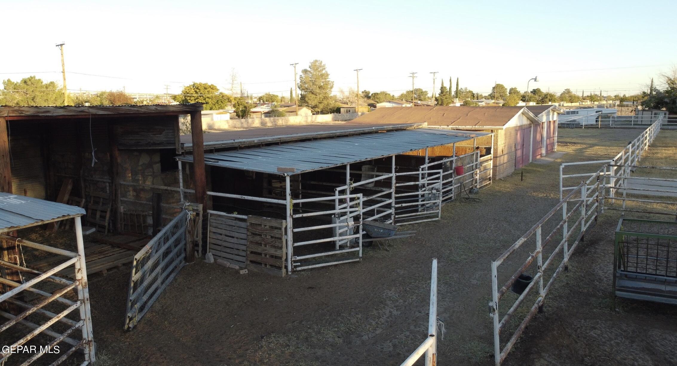 875 Le Barron Road El Paso, TX 79907 - Photo 11 of 15 a view of a terrace with sky view