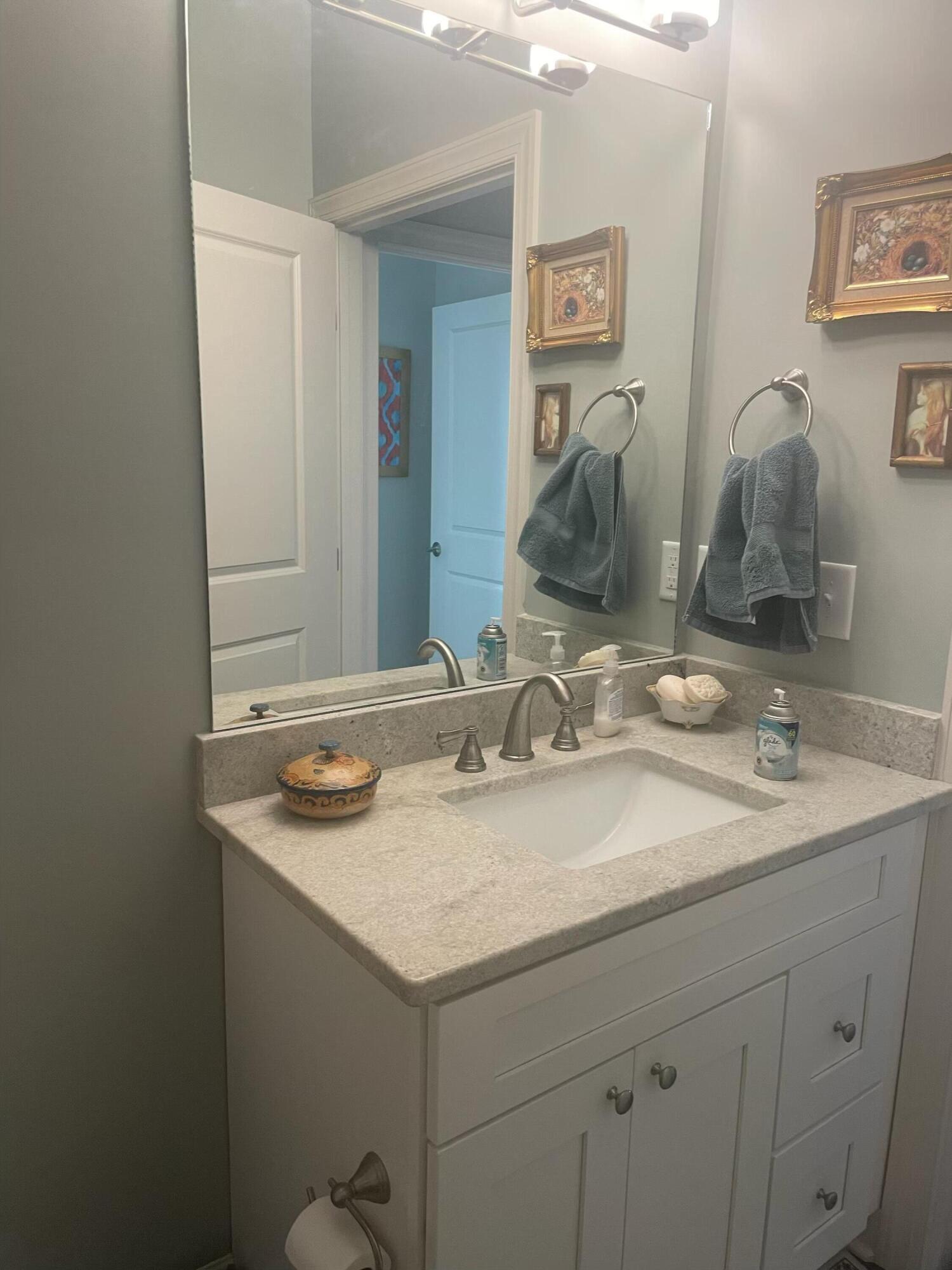 204 West Hall Street Thomson, GA 30824 - Photo 37 of 45 vanity with granite